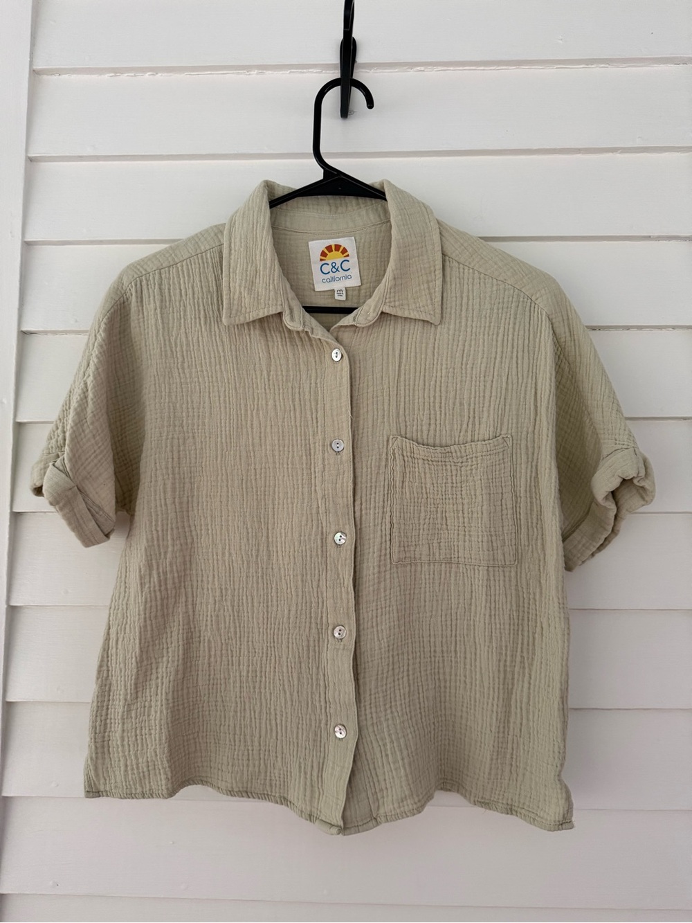 C&C California | Gauze Button Front Shirt Size Medium